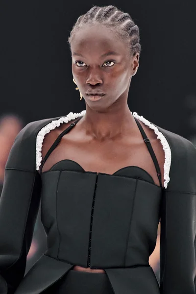 Look 7